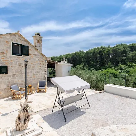 Villa Rokova Vala Sumartin