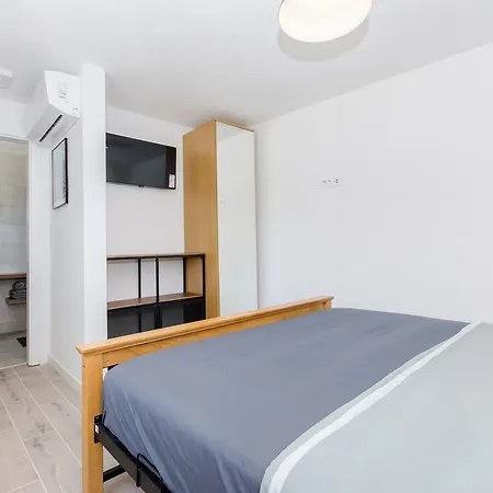 Rokova Vala Villa *