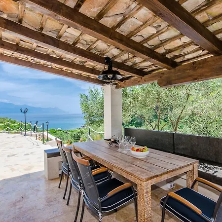 Villa Rokova Vala *