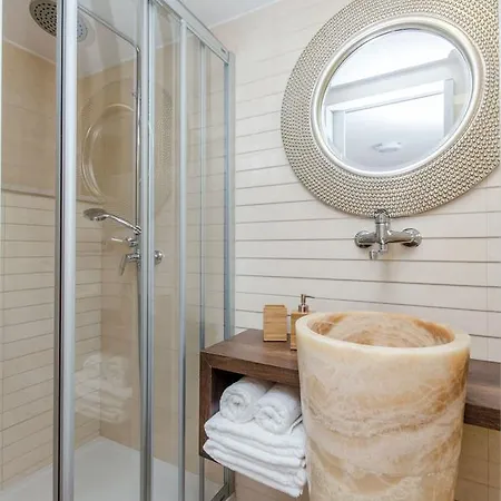 Rokova Vala * سومارتين