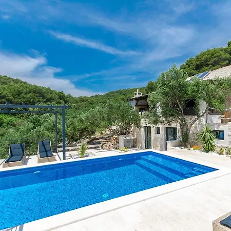 Villa Rokova Vala Sumartin