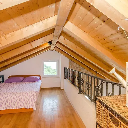 Rokova Vala * Sumartin