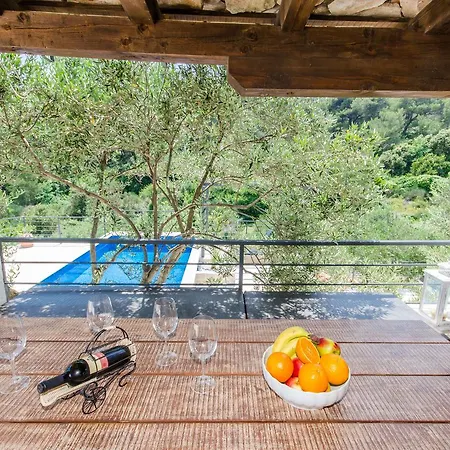 Rokova Vala Sumartin