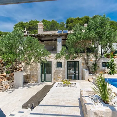 Villa Rokova Vala Sumartin