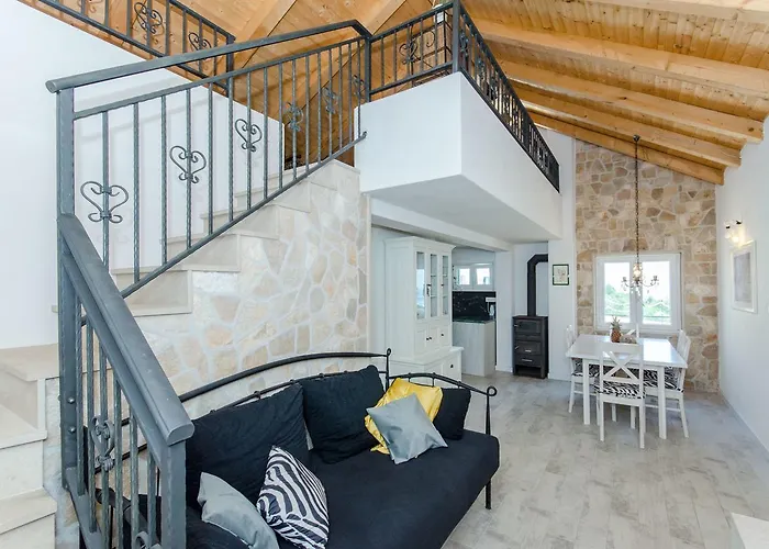 Rokova Vala * Sumartin