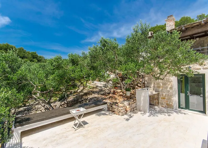 Rokova Vala * Sumartin