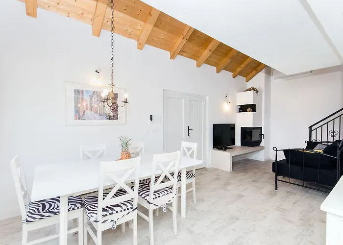 Rokova Vala * Sumartin