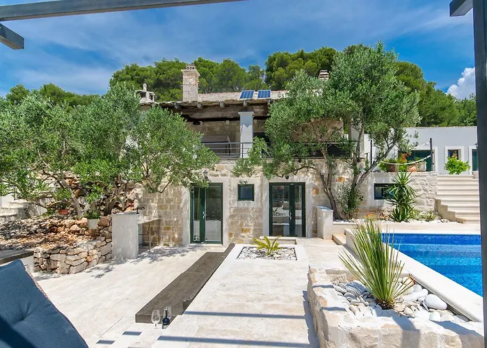 Villa Rokova Vala Sumartin