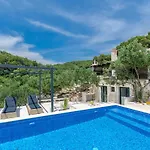 Villa Rokova Vala